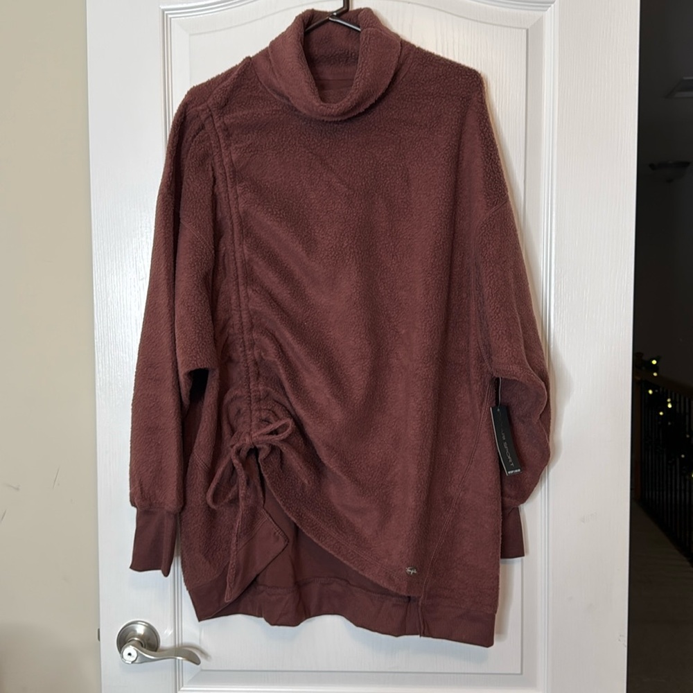 Tahari Sport Fleece Pullover Brown Size 1X